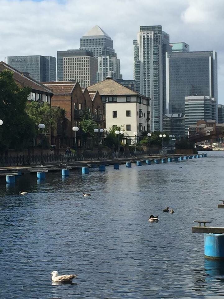 1 352