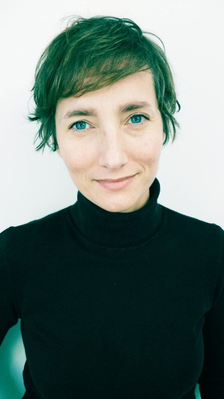 Business Photo 768x1365