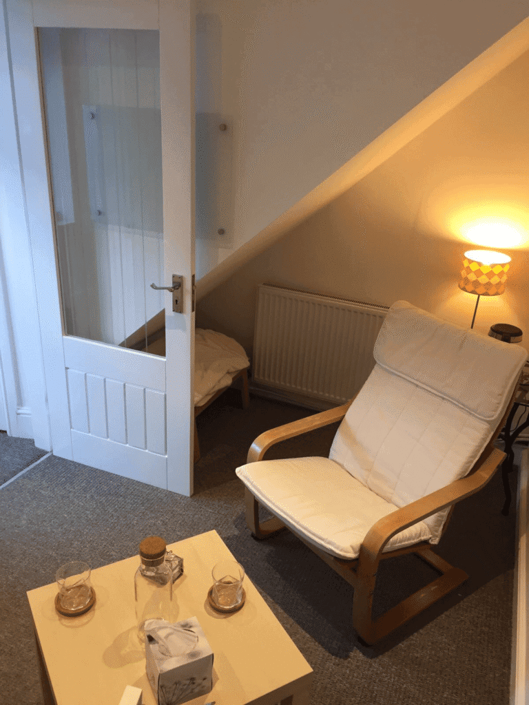 ROOM 768x1024