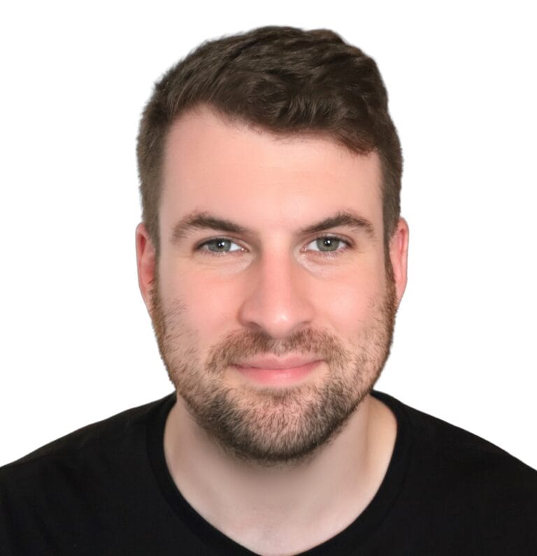 Chris Molyneux Counsellor Head 768x794